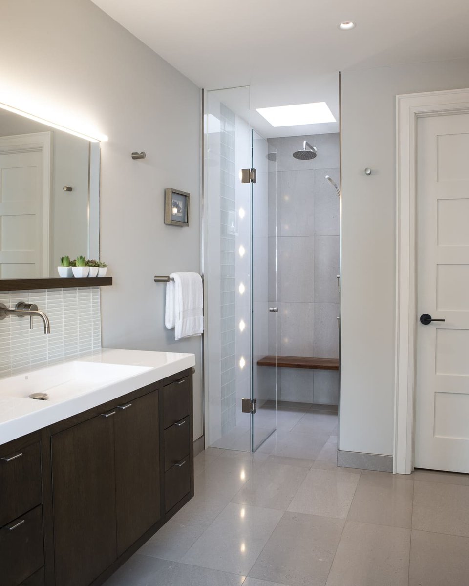 walk-in-shower-built-in-bench-large-format-tile-leslieville-severnwoods-toronto