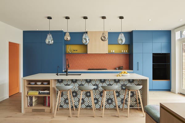 contemporary colourful kitchen cabinets and backsplash