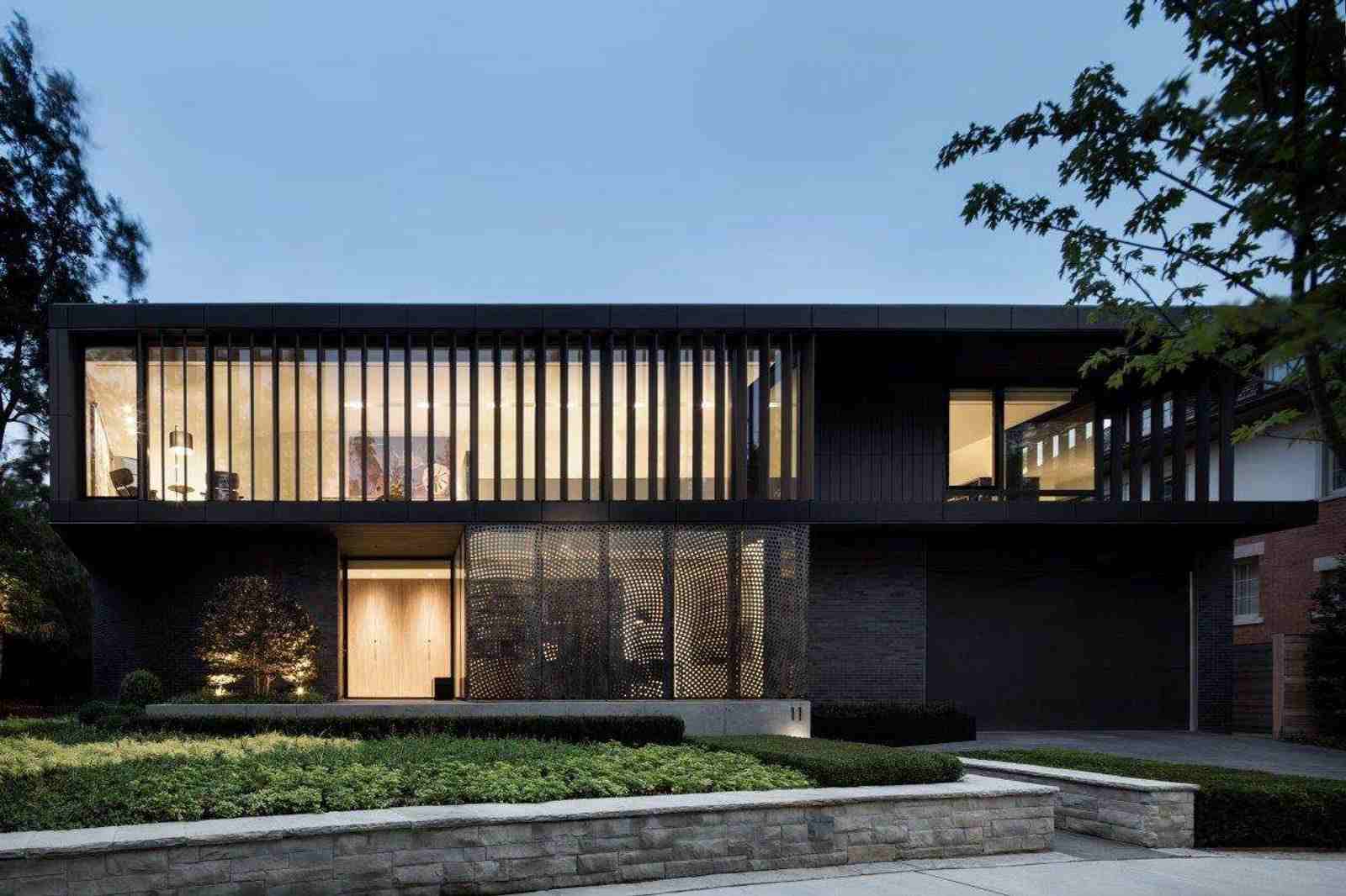 Modern Custom Home in Toronto