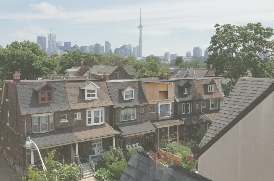 toronto skyline behind neighbourhood