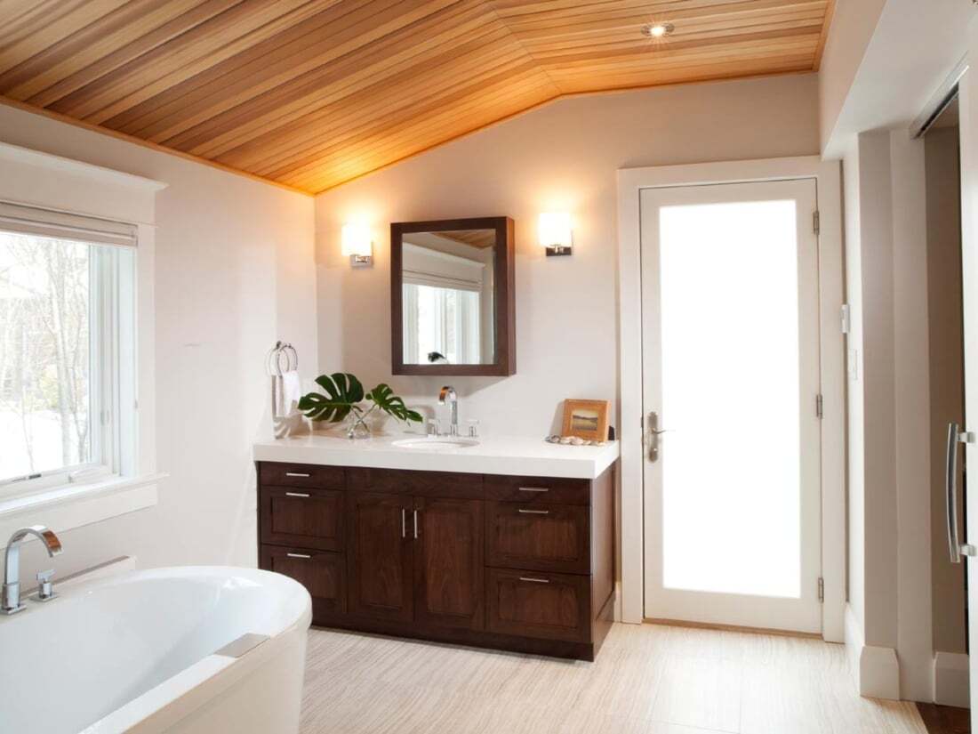 bathroom-cedar-vaulted-ceiling-freestanding-tub-dark-vanity-playter-estates-severnwoods-toronto
