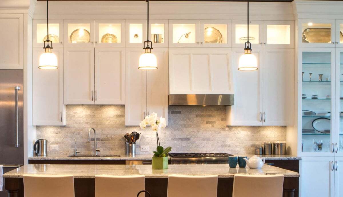 kitchen-white-cabinets-glass-uppers-pendant-lights-leaside-severnwoods-toronto